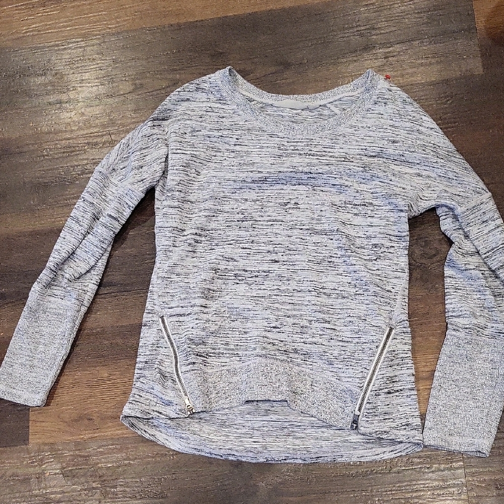 Athleta Heathered Gray Knit Top